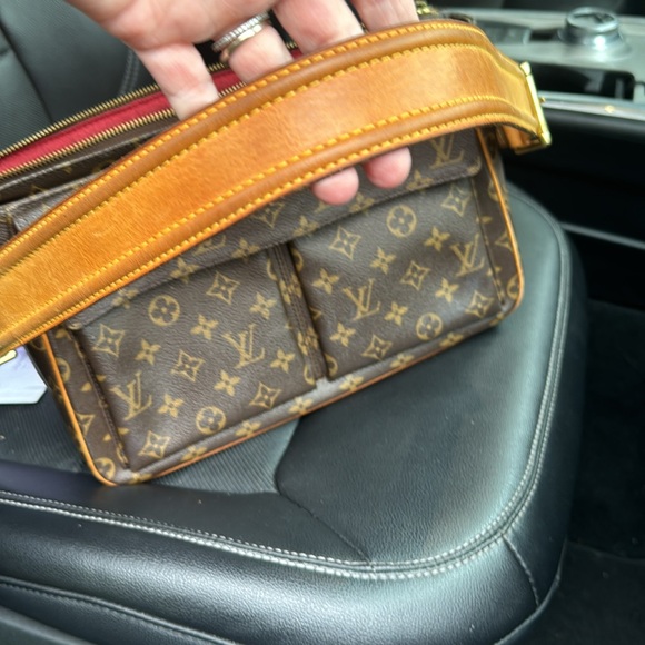 Louis Vuitton Viva Cite Monogram Canvas GM handbag - Picture 11 of 12